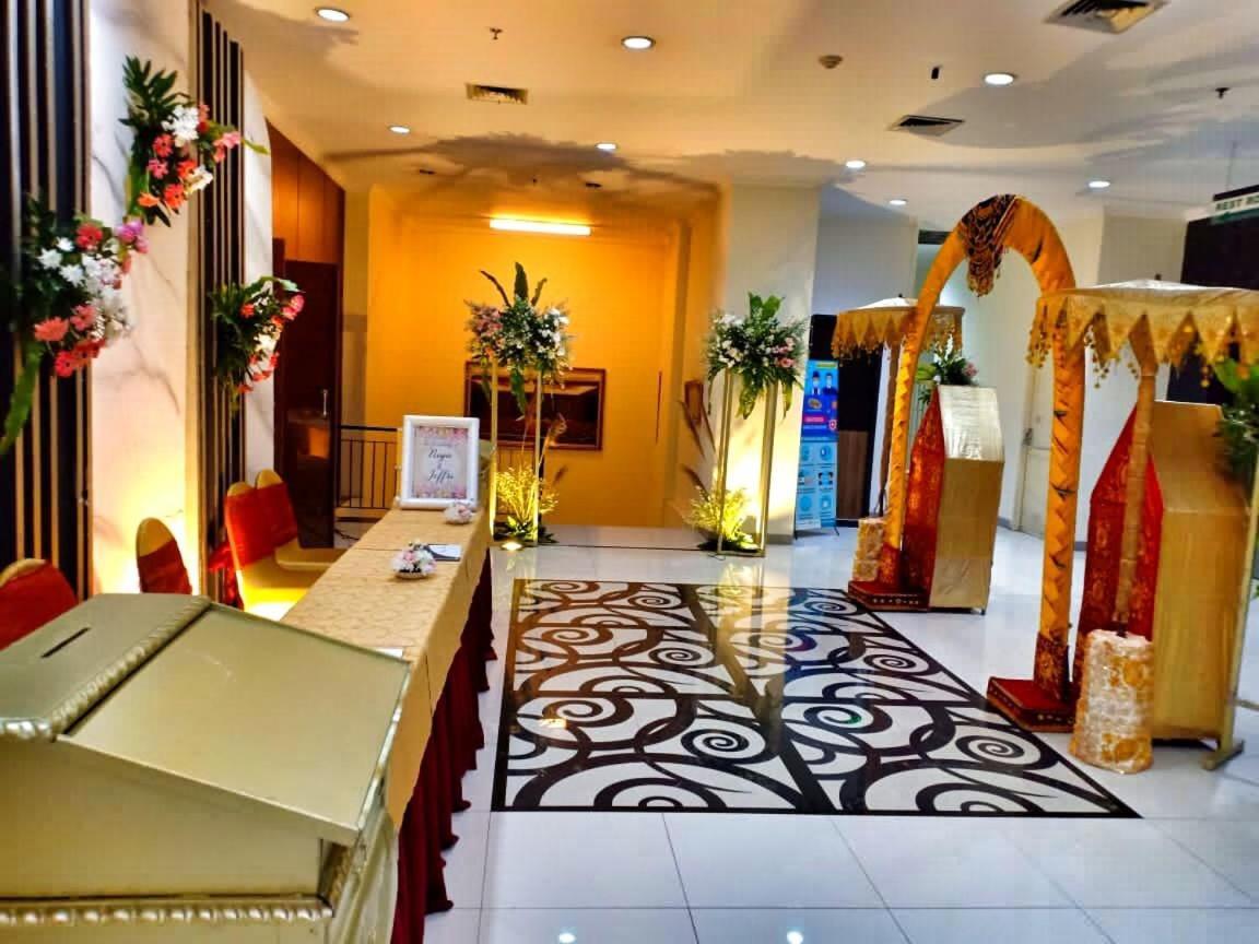 Horison Balairung Jakarta Jacarta Exterior foto