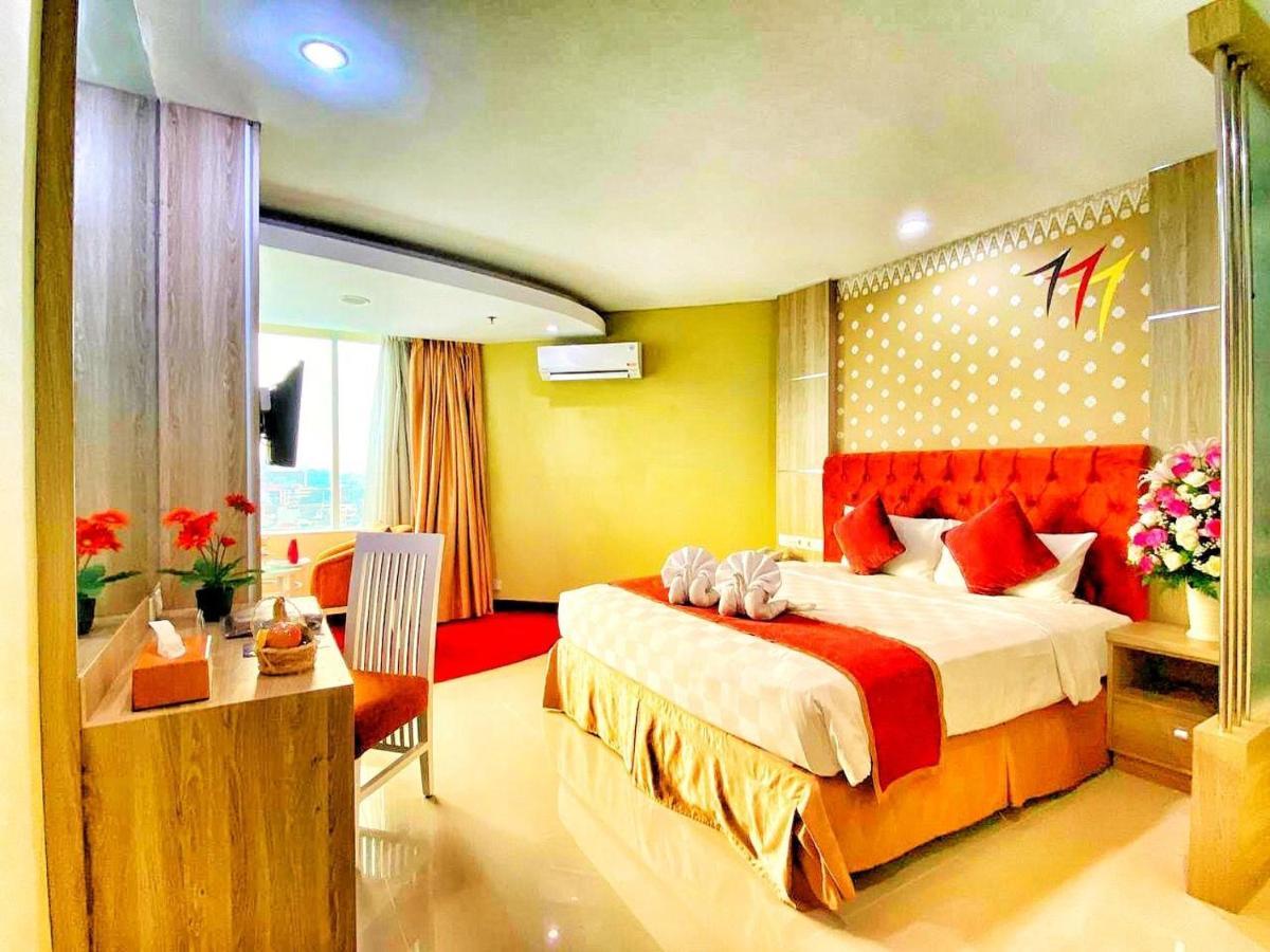 Horison Balairung Jakarta Jacarta Exterior foto