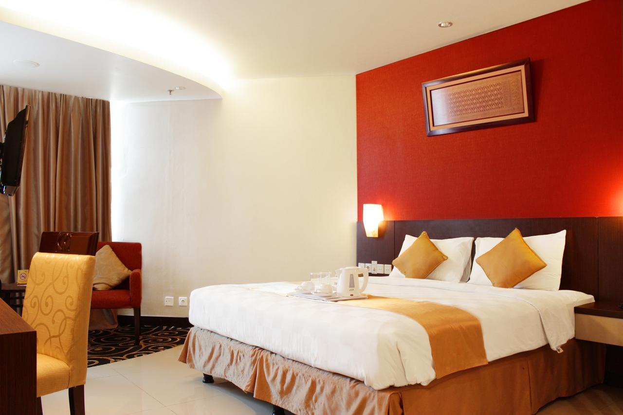 Horison Balairung Jakarta Jacarta Exterior foto