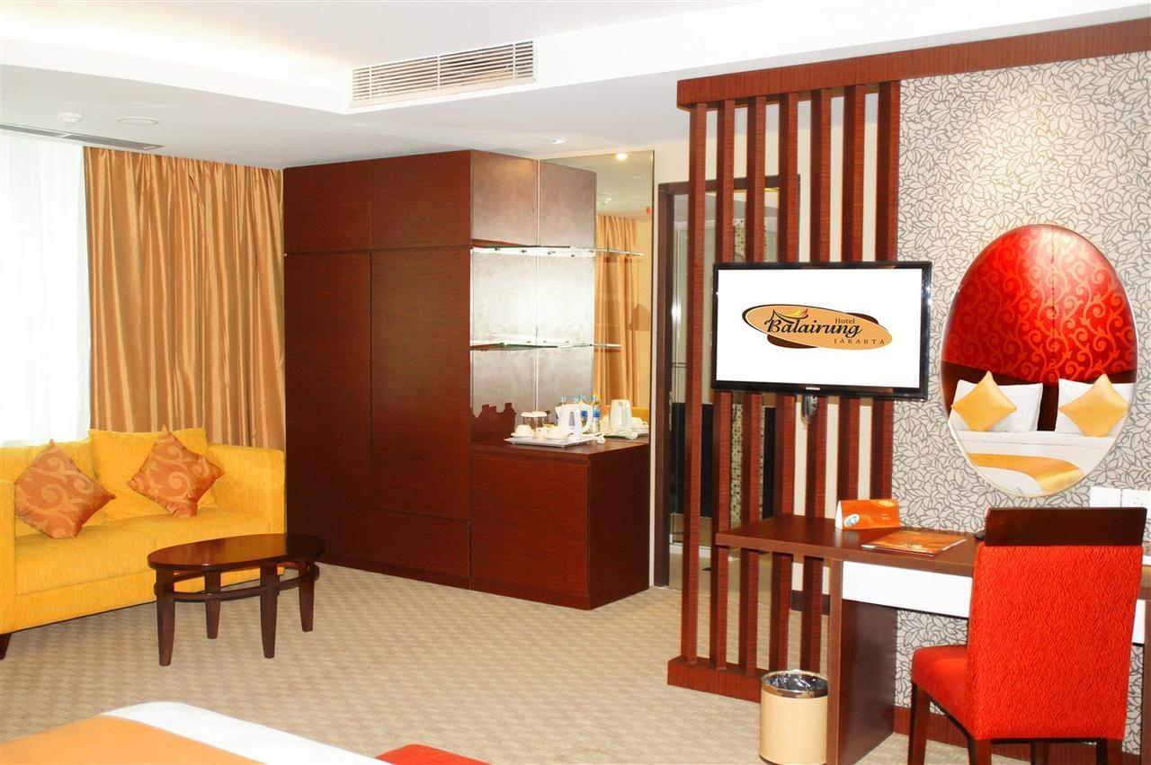 Horison Balairung Jakarta Jacarta Exterior foto