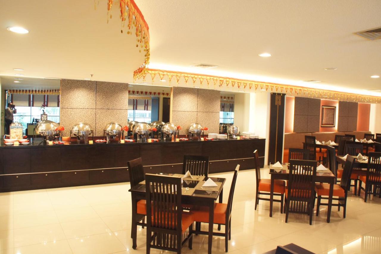 Horison Balairung Jakarta Jacarta Exterior foto